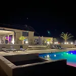 Privative Jacuzzi Sauna De La Del Castagnol