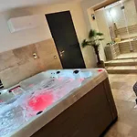 Privative Jacuzzi Sauna De La Del Castagnol 4* Saint-Nexans