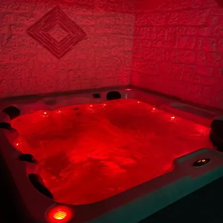 Guest house Privative Jacuzzi Sauna De La Del Castagnol