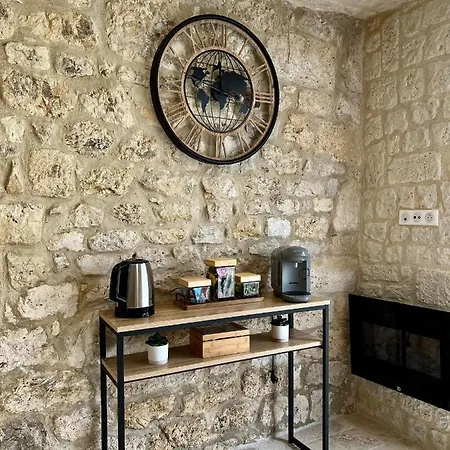 Privative Jacuzzi Sauna De La Del Castagnol Guest house Saint-Nexans