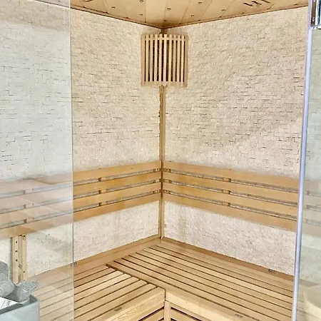 Privative Jacuzzi Sauna De La Del Castagnol 4*