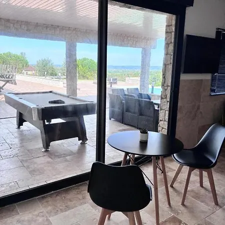 Privative Jacuzzi Sauna De La Del Castagnol