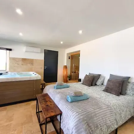 Casa de hóspedes Privative Jacuzzi Sauna De La Del Castagnol