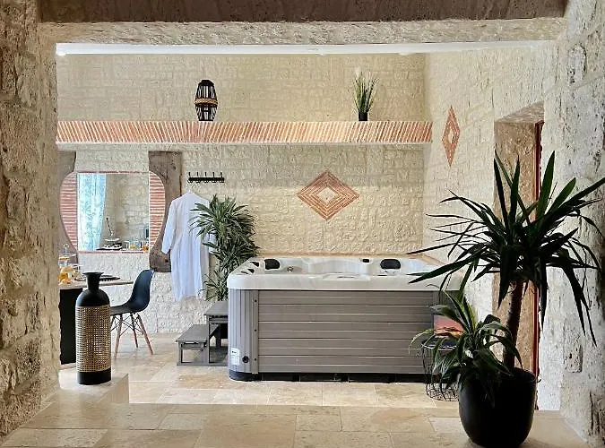 Privative Jacuzzi Sauna De La Del Castagnol Saint-Nexans