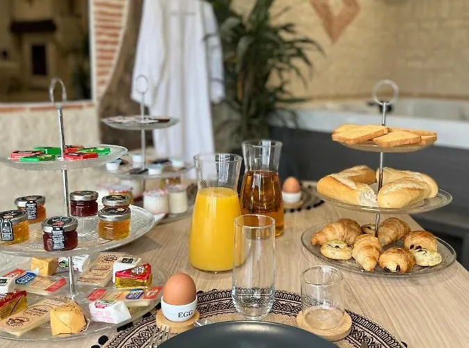 Privative Jacuzzi Sauna De La Del Castagnol Vendégház 4*