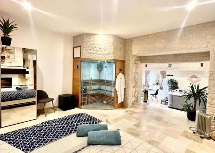 Privative Jacuzzi Sauna De La Del Castagnol Vendégház Saint-Nexans