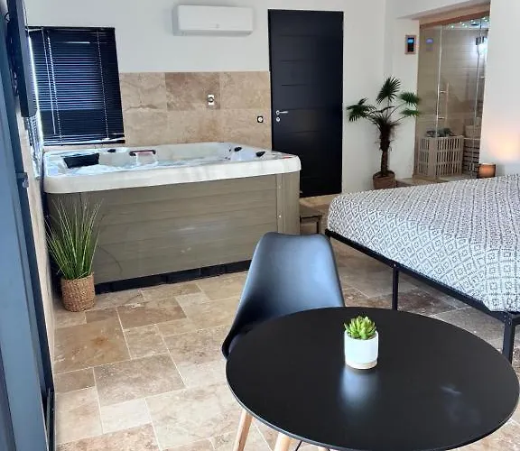 Vendégház Privative Jacuzzi Sauna De La Del Castagnol Saint-Nexans